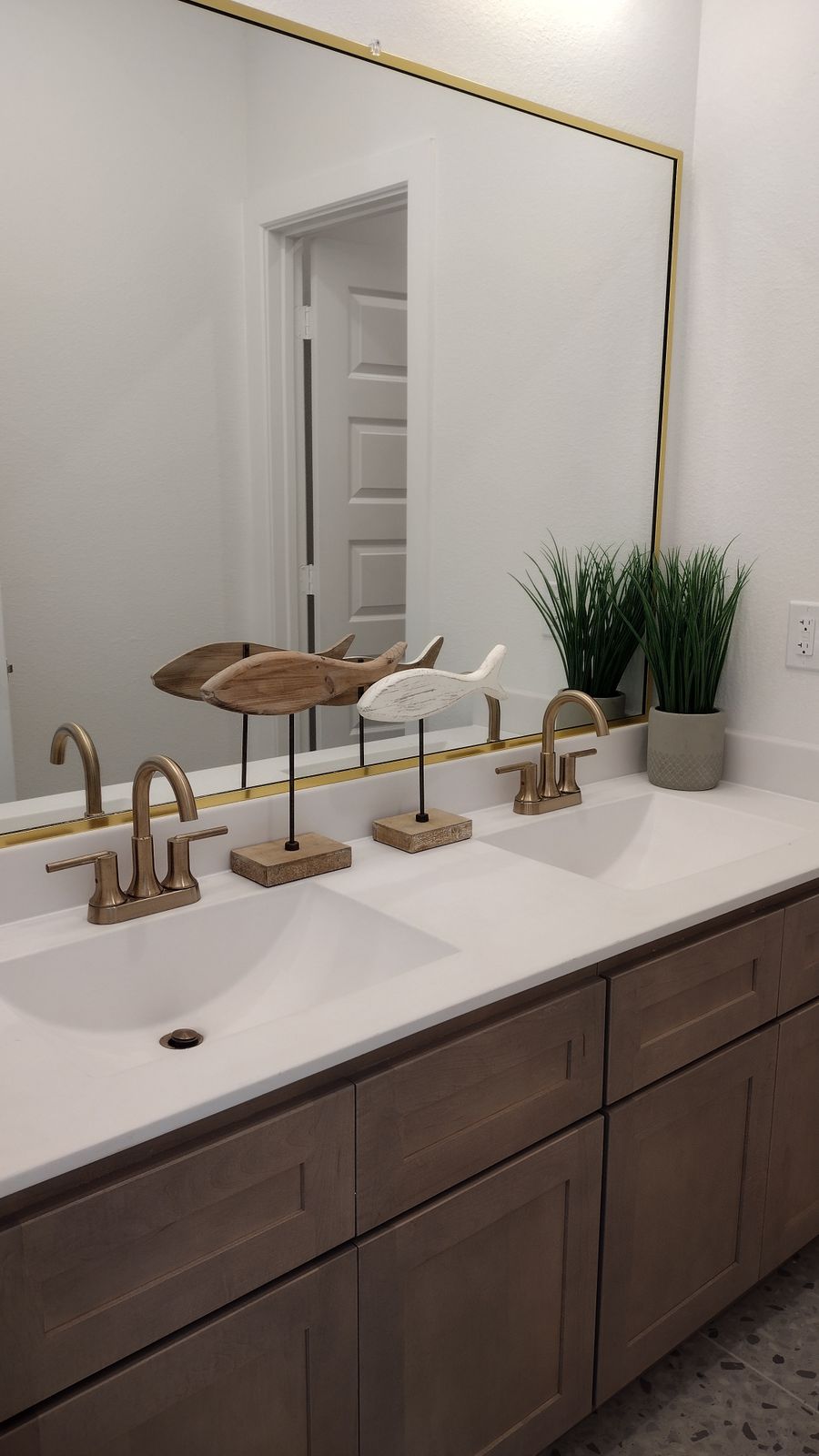 Full bathroom fixture rough-in and trim — South Congress Austin — SolidStreams Plumbing